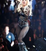Filename=Performance-35.jpg
Filesize=94KiB
Dimensions=414x600
Date added=Sep 25, 2011 Performance-35.jpg