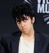Nom du fichier=122766910.jpg
Taille du fichier=96Ko
Dimensions : 539x594
Ajouté le : 29 Août 2011 122766910.jpg