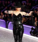 Nom du fichier=GGV39.jpg
Taille du fichier=1036Ko
Dimensions : 2977x3000
Ajouté le : 01 Décembre 2016 GGV39.jpg