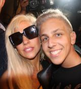 Filename=fan3.jpg
Filesize=254KiB
Dimensions=1280x853
Date added=Aug 13, 2011 fan3.jpg