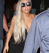 Filename=x17_gaga081011_12.jpg
Filesize=39KiB
Dimensions=571x750
Date added=May 01, 2013 x17_gaga081011_12.jpg