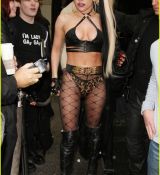Filename=lady-gaga-fishnets-02.jpg
Filesize=206KiB
Dimensions=689x1222
Date added=Jul 10, 2011 lady-gaga-fishnets-02.jpg
