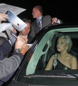 Filename=Lady2BGaga2BLady2BGaga2Bleaving2BPalladium2BLos2BpWxweF6iQ2Yl.jpg
Filesize=76KiB
Dimensions=594x389
Date added=Dec 05, 2011 Lady2BGaga2BLady2BGaga2Bleaving2BPalladium2BLos2BpWxweF6iQ2Yl.jpg