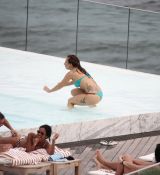 Filename=window-19.jpg
Filesize=154KiB
Dimensions=1200x800
Date added=Nov 08, 2012 window-19.jpg