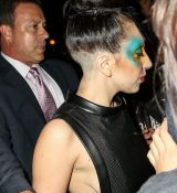 Filename=Gagaarrivee_282229.jpg
Filesize=1670KiB
Dimensions=2000x3000
Date added=Aug 13, 2013 Gagaarrivee_282229.jpg