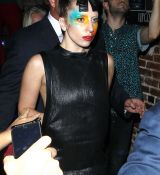 Filename=Gagaarrivee_28329.jpg
Filesize=1387KiB
Dimensions=3456x5184
Date added=Aug 13, 2013 Gagaarrivee_28329.jpg